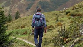 Drumeții periculoase, ghidate de impostori! Un bărbat a fost părăsit de ghid, după ce i s-a făcut rău: „Nu îl lași acolo să moară”